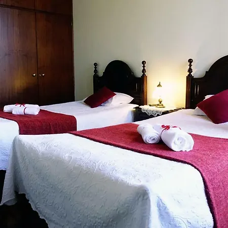 Gordon Hotel *